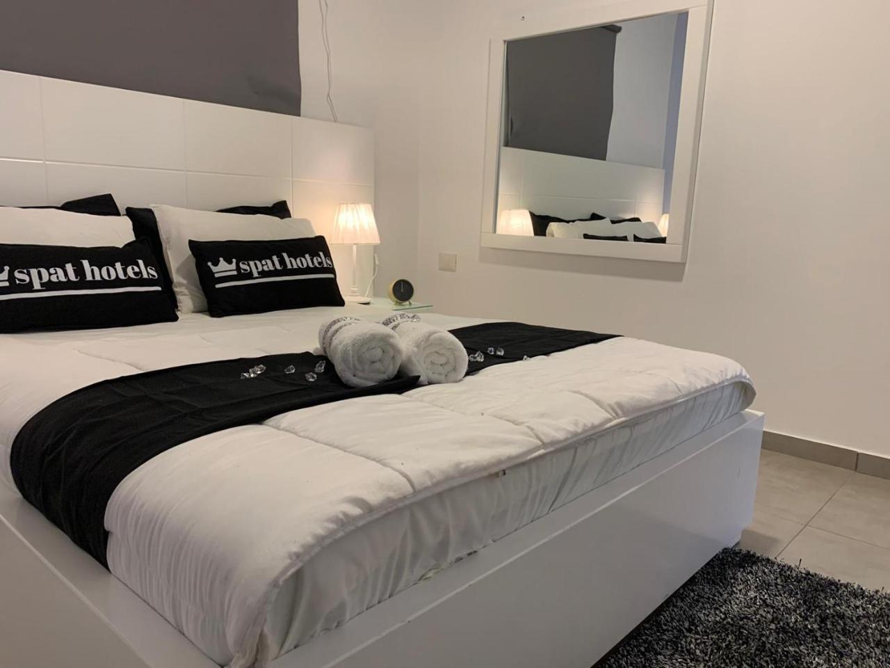 Spat Apartments Bat Yam Exterior foto